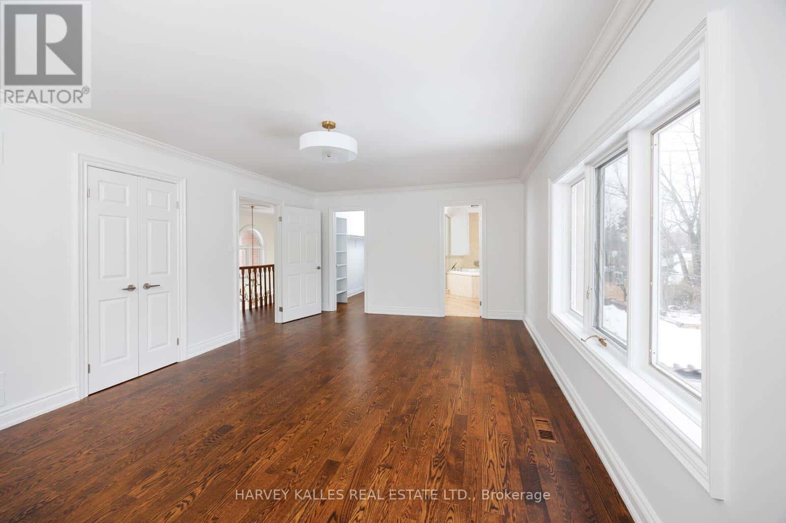 22 FINCHLEY ROAD — Toronto (Edenbridge-Humber Valley) - Photo 3 of 47