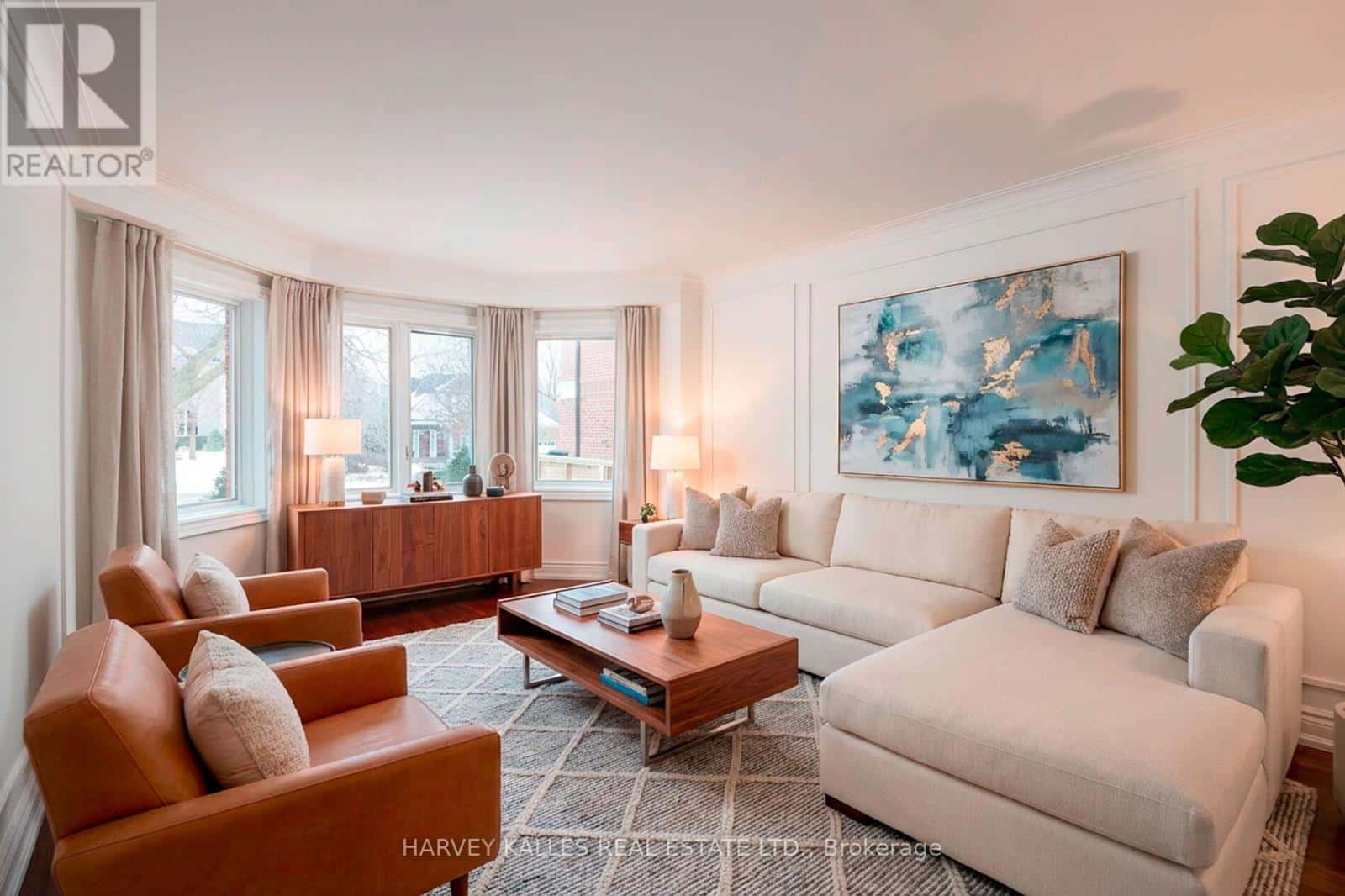 22 FINCHLEY ROAD — Toronto (Edenbridge-Humber Valley) - Photo 5 of 47