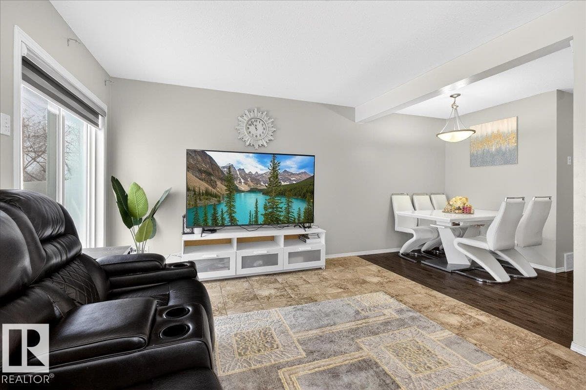 Edmonton — Edmonton - Main photo