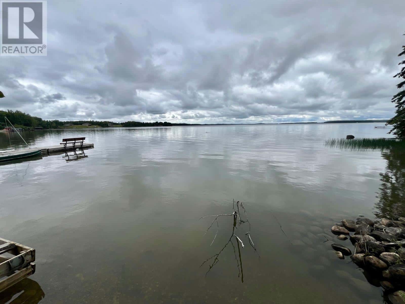 206 McMillan CRES — Dryden, Ontario - Photo 2 of 44