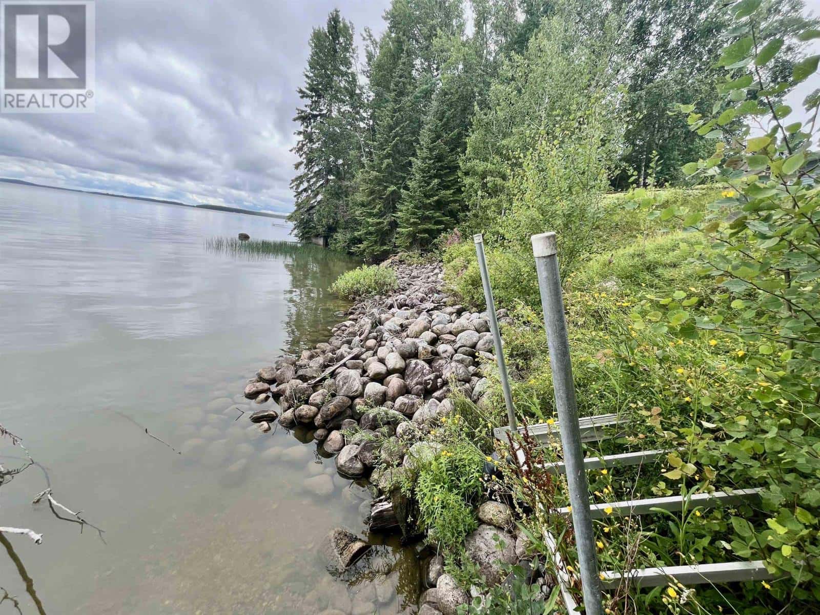 206 McMillan CRES — Dryden, Ontario - Photo 3 of 44