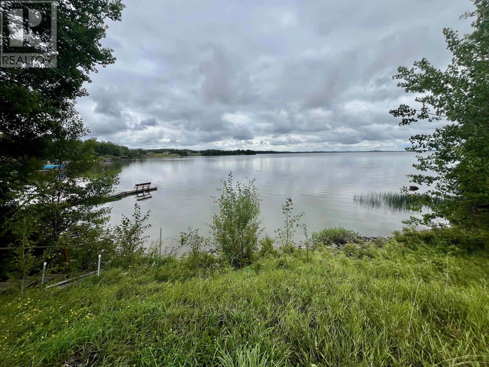 206 McMillan CRES — Dryden, Ontario - Photo 4 of 44