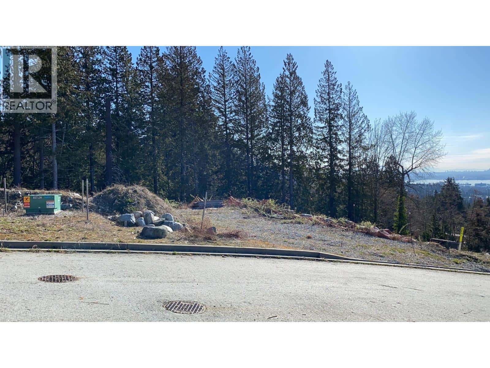 West Vancouver — West Vancouver - Photo 3 of 6