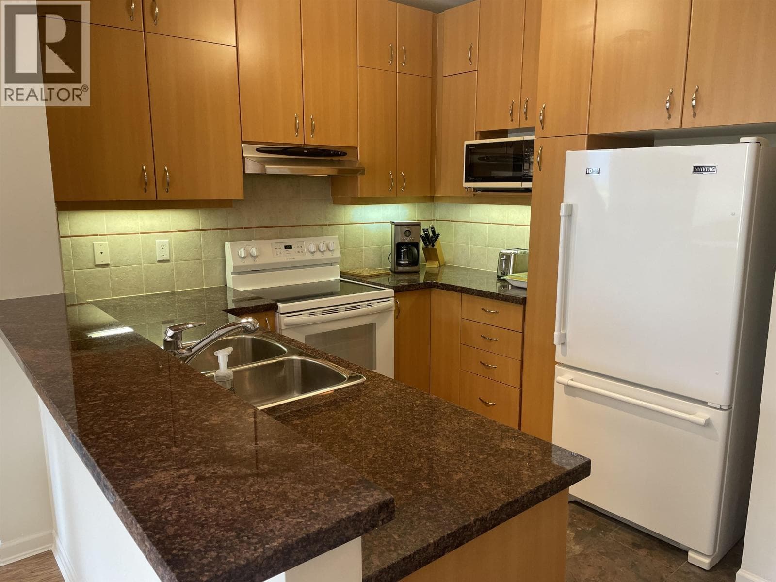 North Vancouver — North Vancouver - Main photo