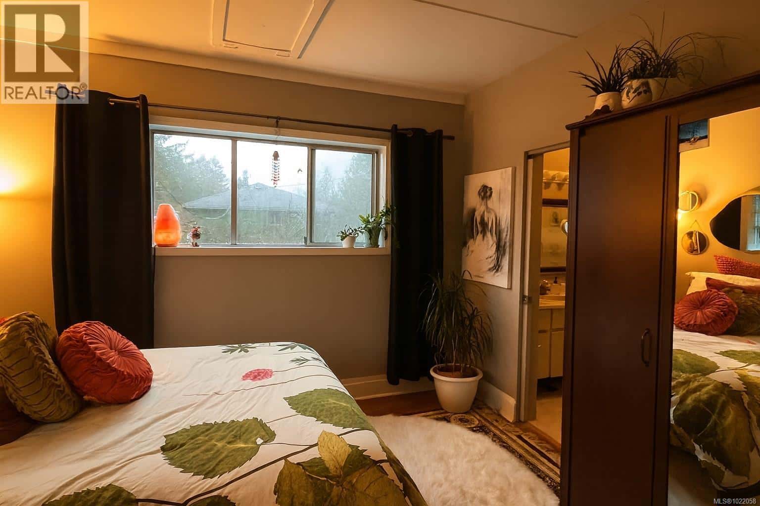 Sooke — Sooke - Photo 5 of 45