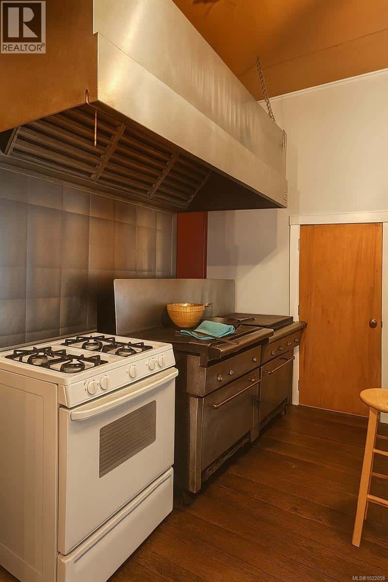 Sooke — Sooke - Photo 3 of 45