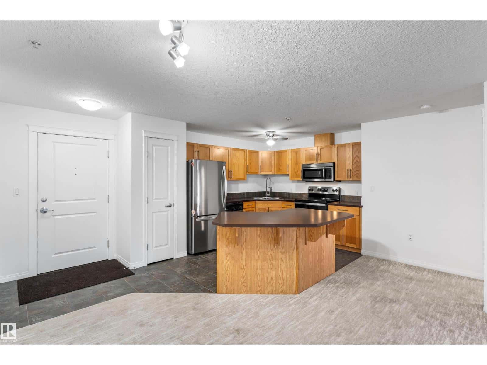 Spruce Grove — Spruce Grove - Photo 4 of 41