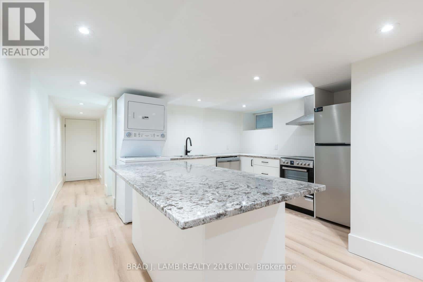 Toronto (North Riverdale) — Toronto (North Riverdale) - Photo 3 of 11