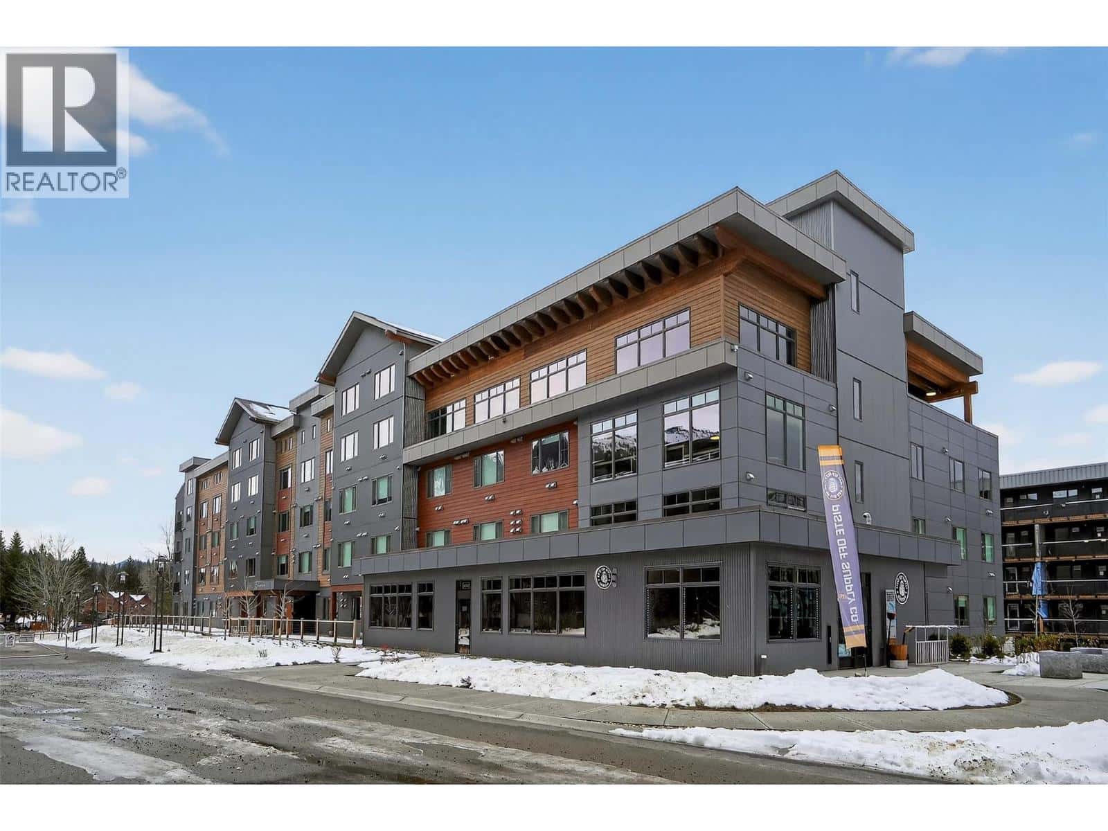 Rossland — Rossland - Photo 5 of 64