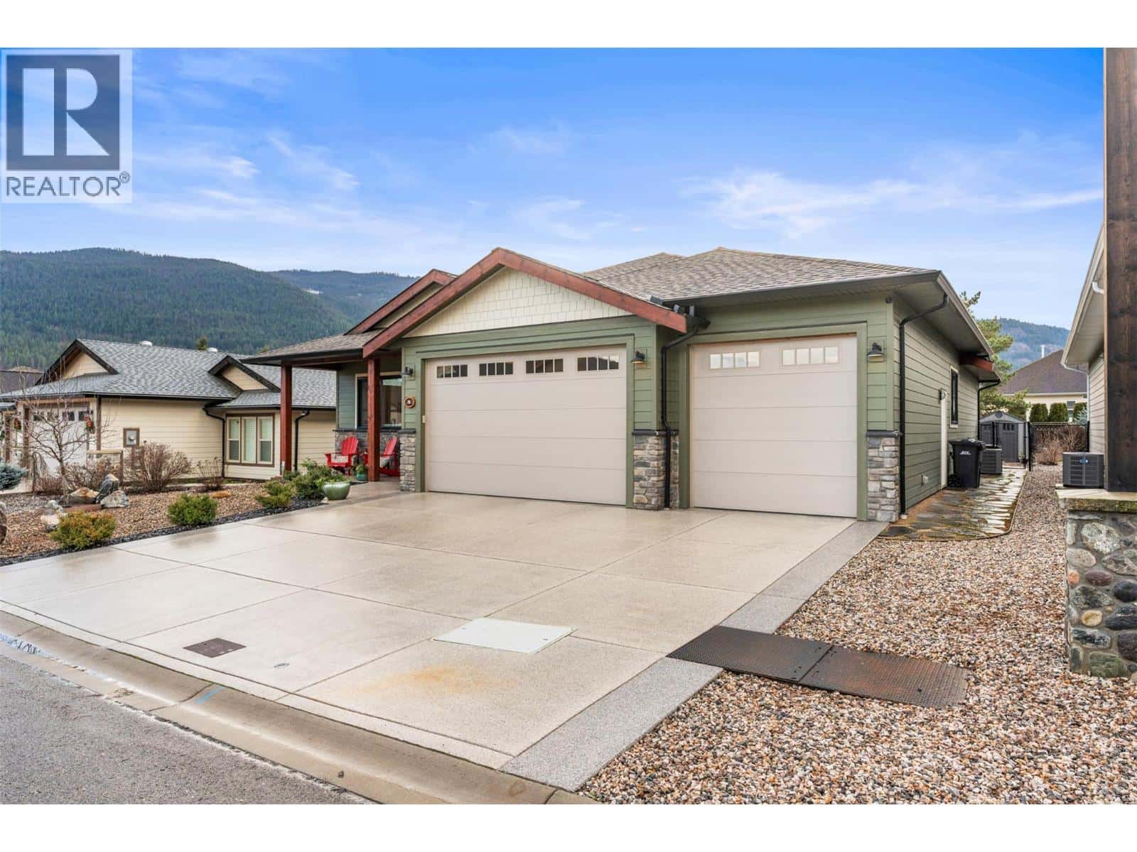 Armstrong — Armstrong - Photo 5 of 75