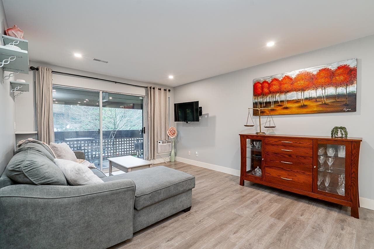 Abbotsford — Abbotsford - Main photo