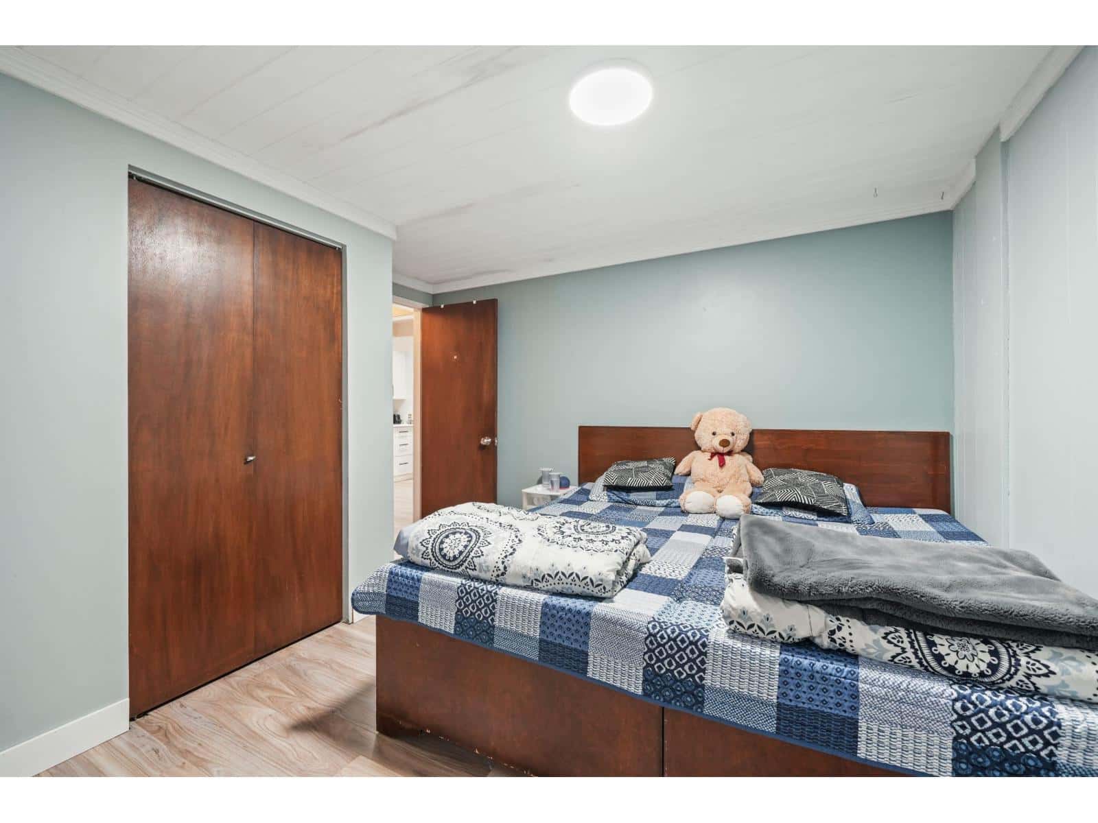 Delta — Delta - Photo 5 of 27