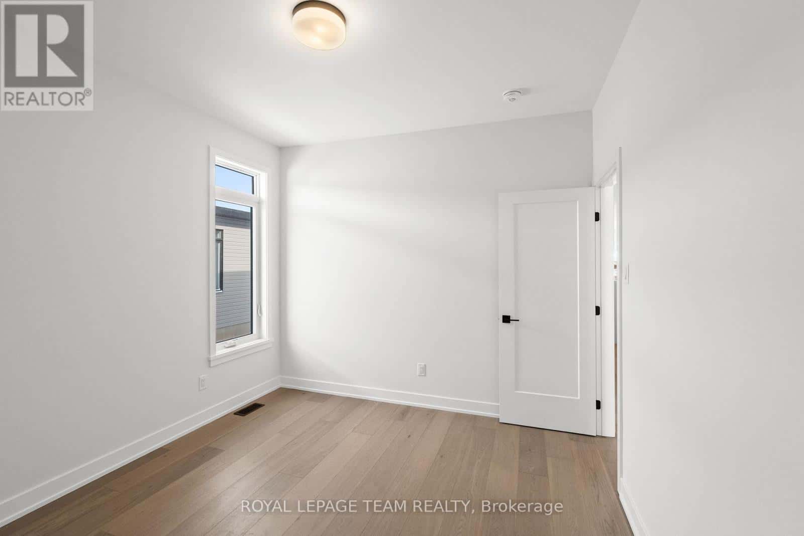 Brockville — Brockville - Photo 5 of 40