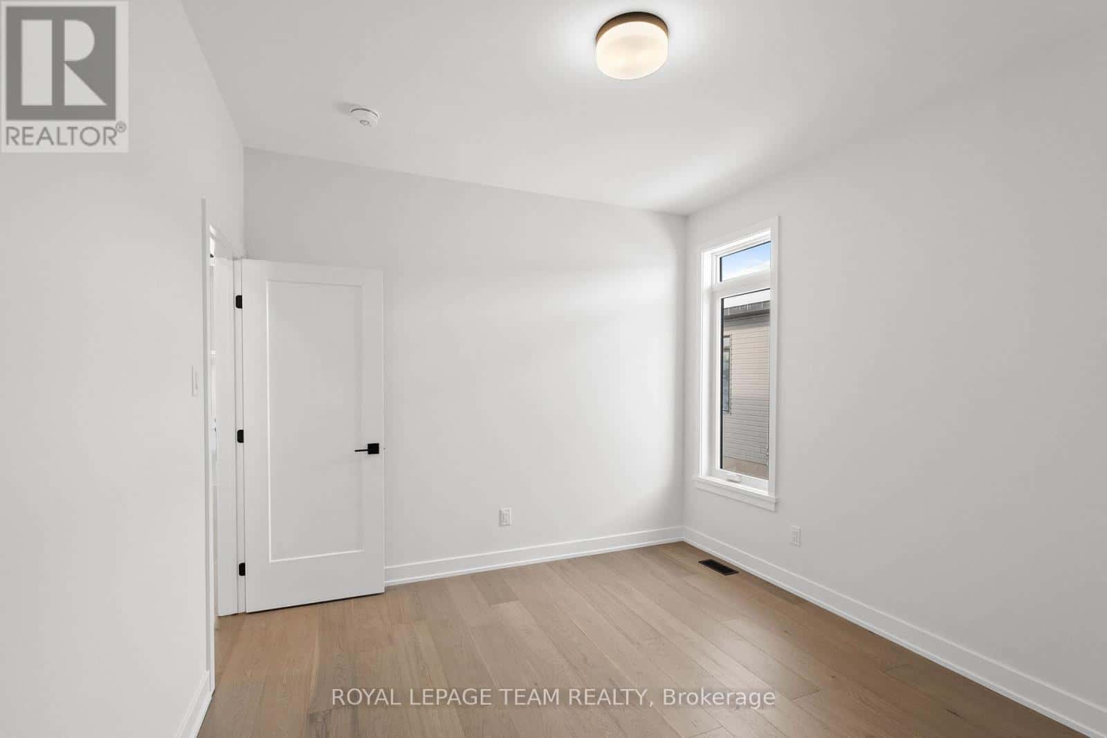 Brockville — Brockville - Photo 4 of 40