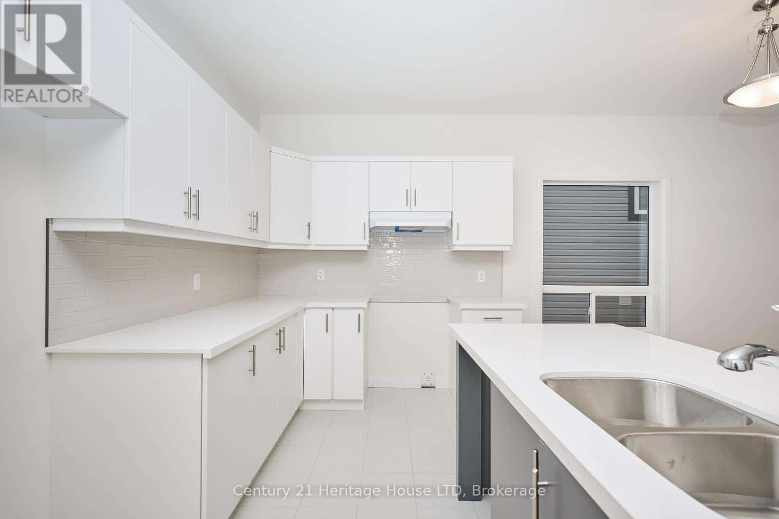 Fort Erie (Lakeshore) — Fort Erie (Lakeshore) - Photo 5 of 28