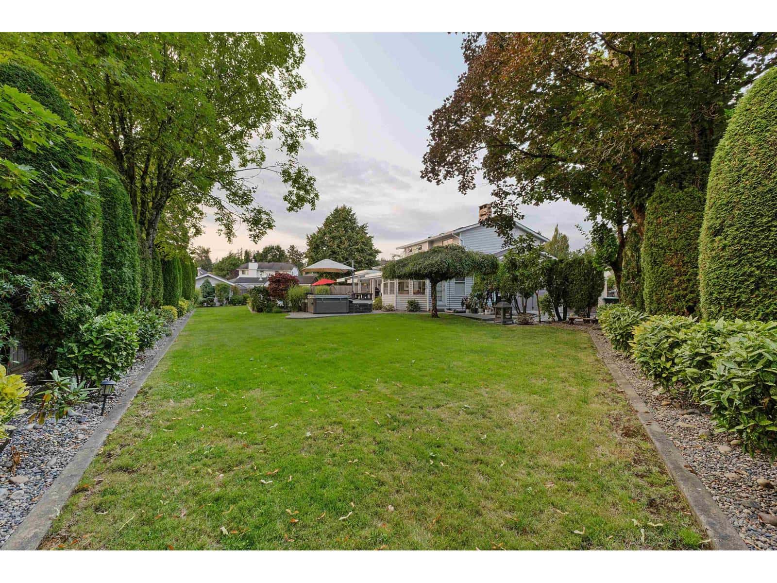 Surrey — Surrey - Photo 5 of 39