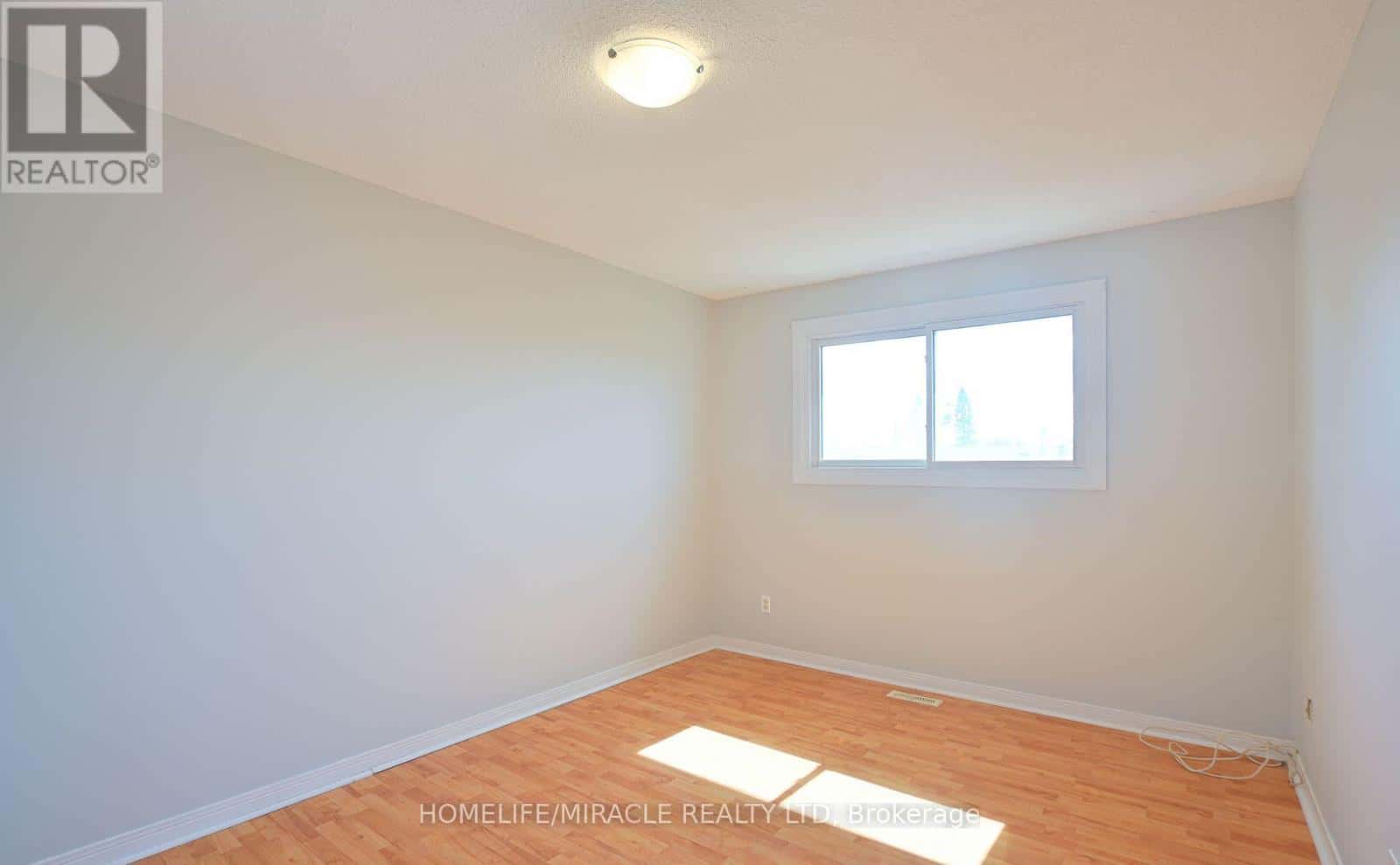 28 PETERSON COURT N — Brampton (Heart Lake East) - Photo 2 of 39