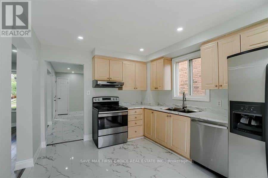 Brampton (Brampton North) — Brampton (Brampton North) - Photo 4 of 19