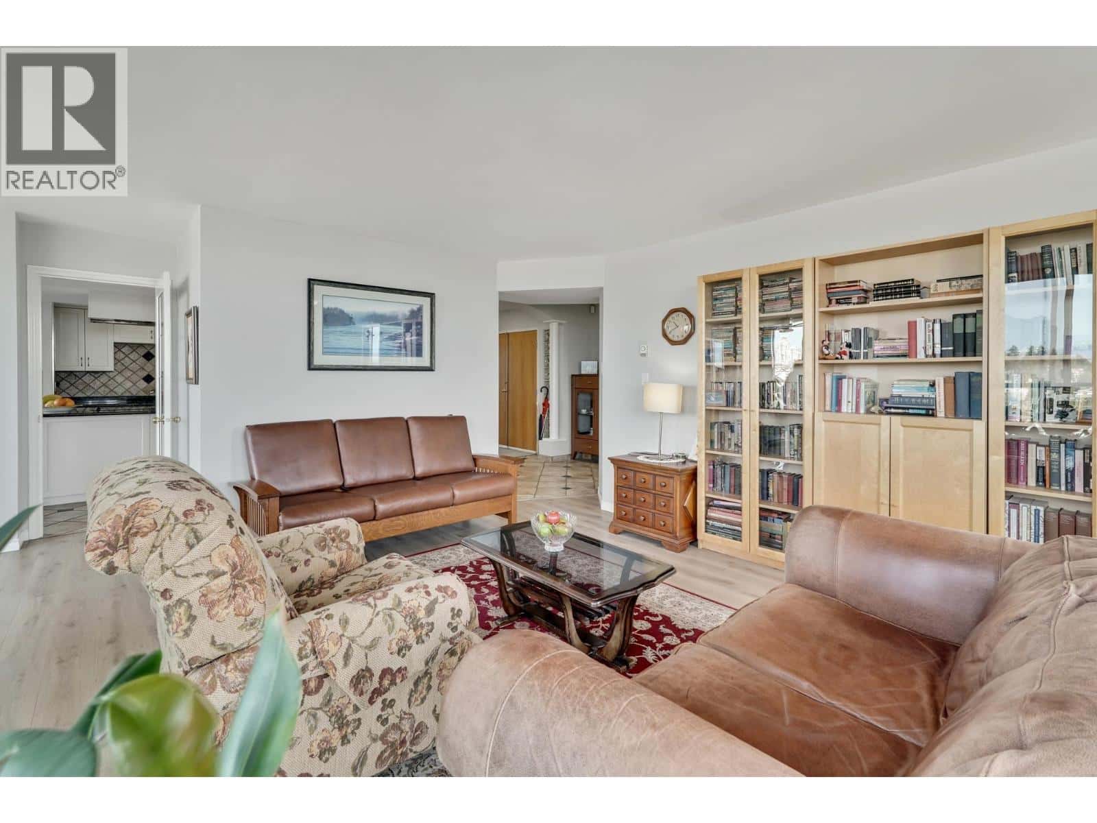 2003 121 TENTH STREET — New Westminster, British Columbia - Photo 4 of 28