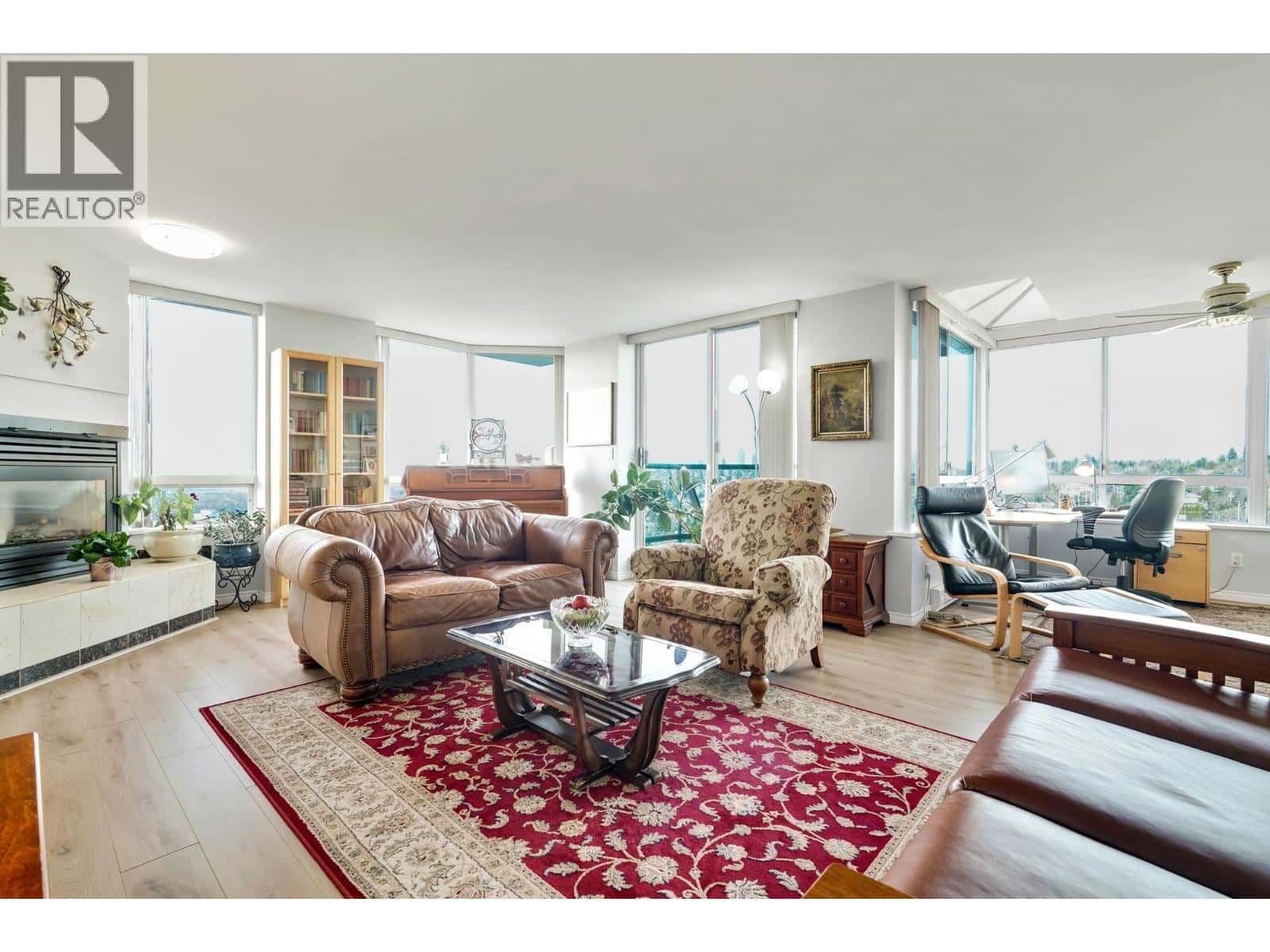 2003 121 TENTH STREET — New Westminster, British Columbia - Photo 5 of 28