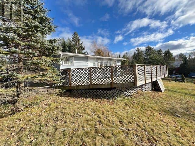 9 MARTHA DRIVE — McKellar, Ontario - Photo 2 of 11