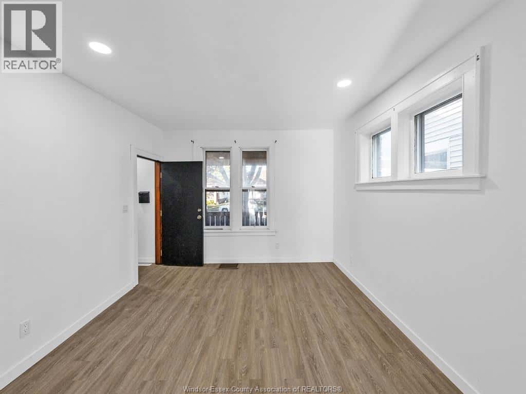 1453 Marentette — Windsor - Photo 3 of 40