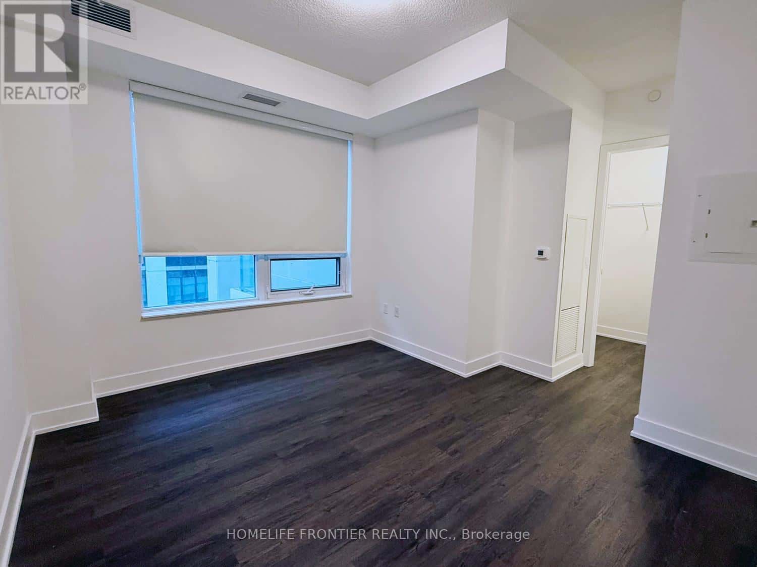 Toronto (Willowdale East) — Toronto (Willowdale East) - Photo 4 of 14