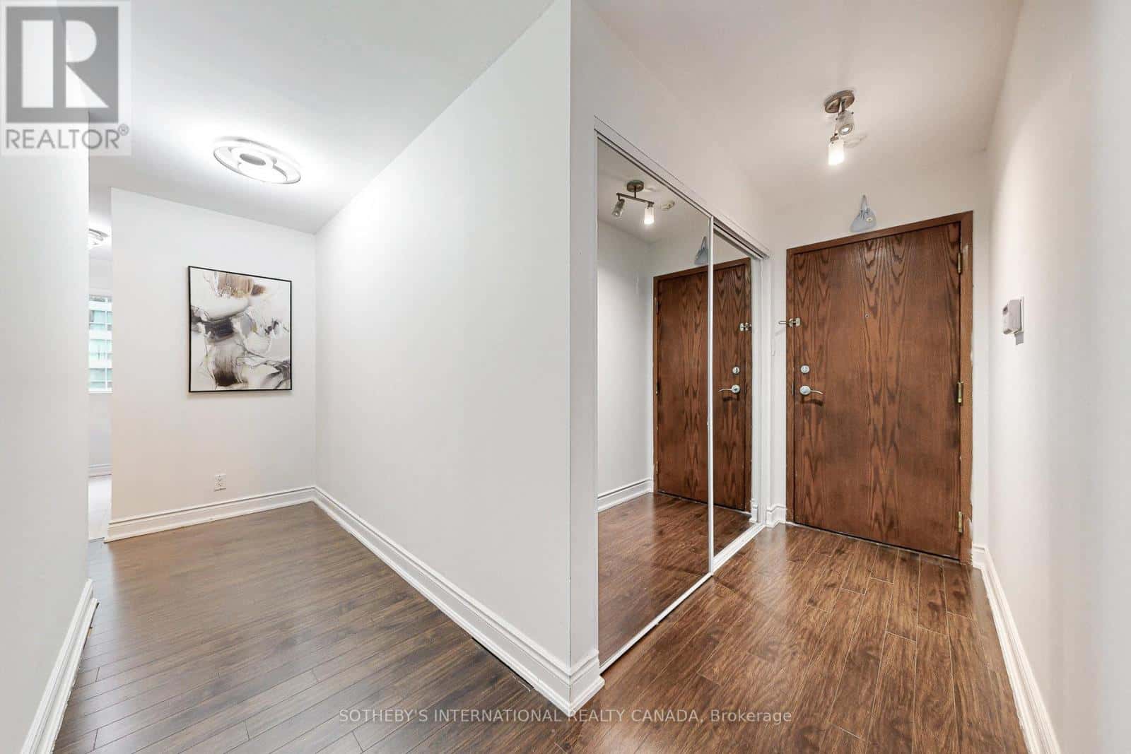 Toronto (Waterfront Communities) — Toronto (Waterfront Communities) - Photo 3 of 30