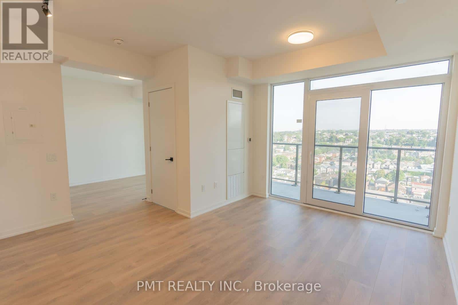 Toronto (Dovercourt-Wallace Emerson-Junction) — Toronto (Dovercourt-Wallace Emerson-Junction) - Photo 2 of 16