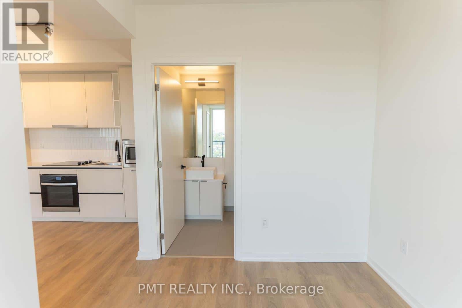 Toronto (Dovercourt-Wallace Emerson-Junction) — Toronto (Dovercourt-Wallace Emerson-Junction) - Photo 5 of 16