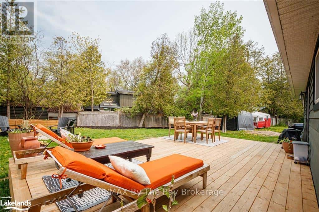 Collingwood — Collingwood - Photo 2 of 12