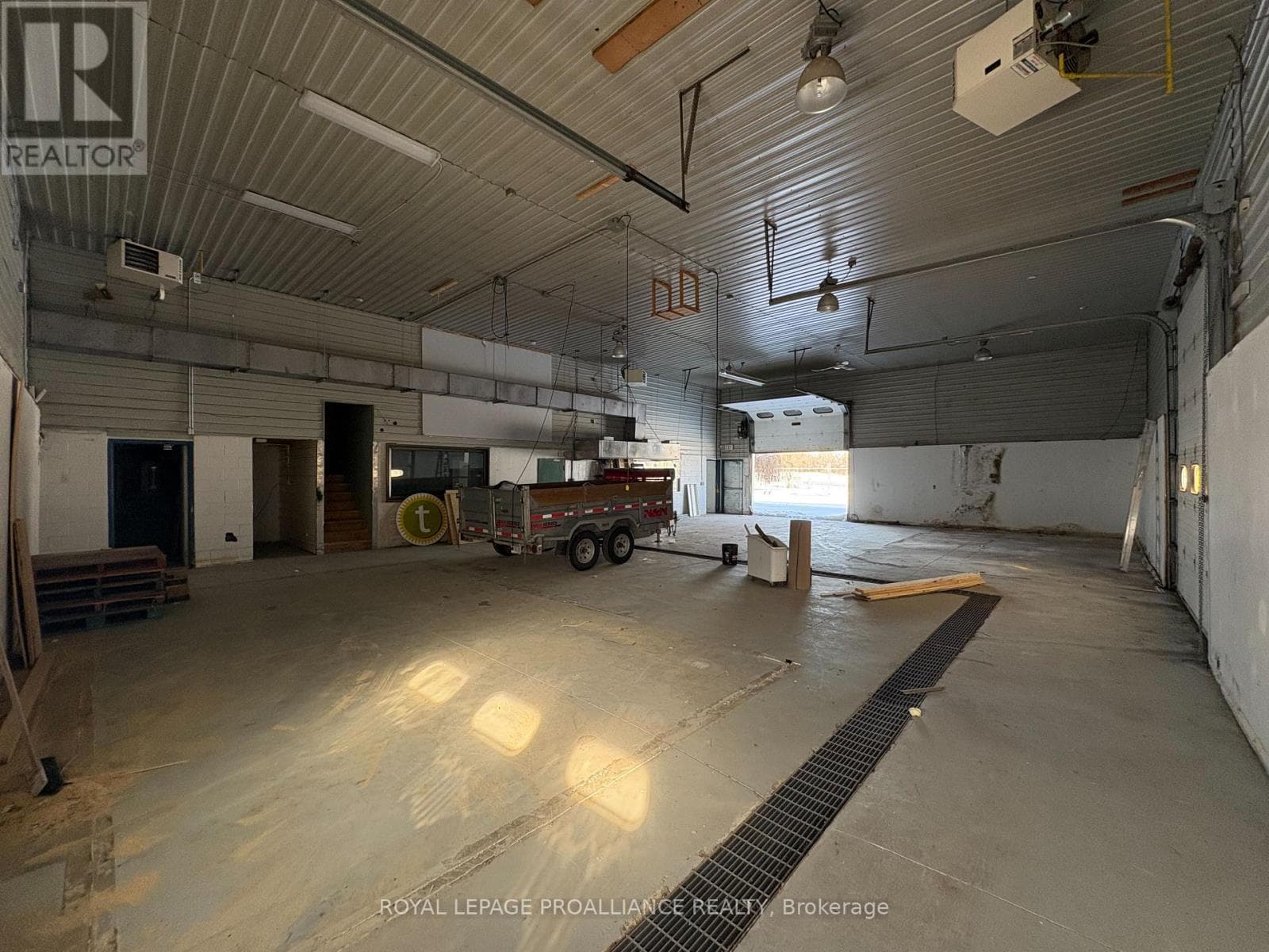 9 MCFARLAND DRIVE — Prince Edward County (Picton Ward) - Main photo