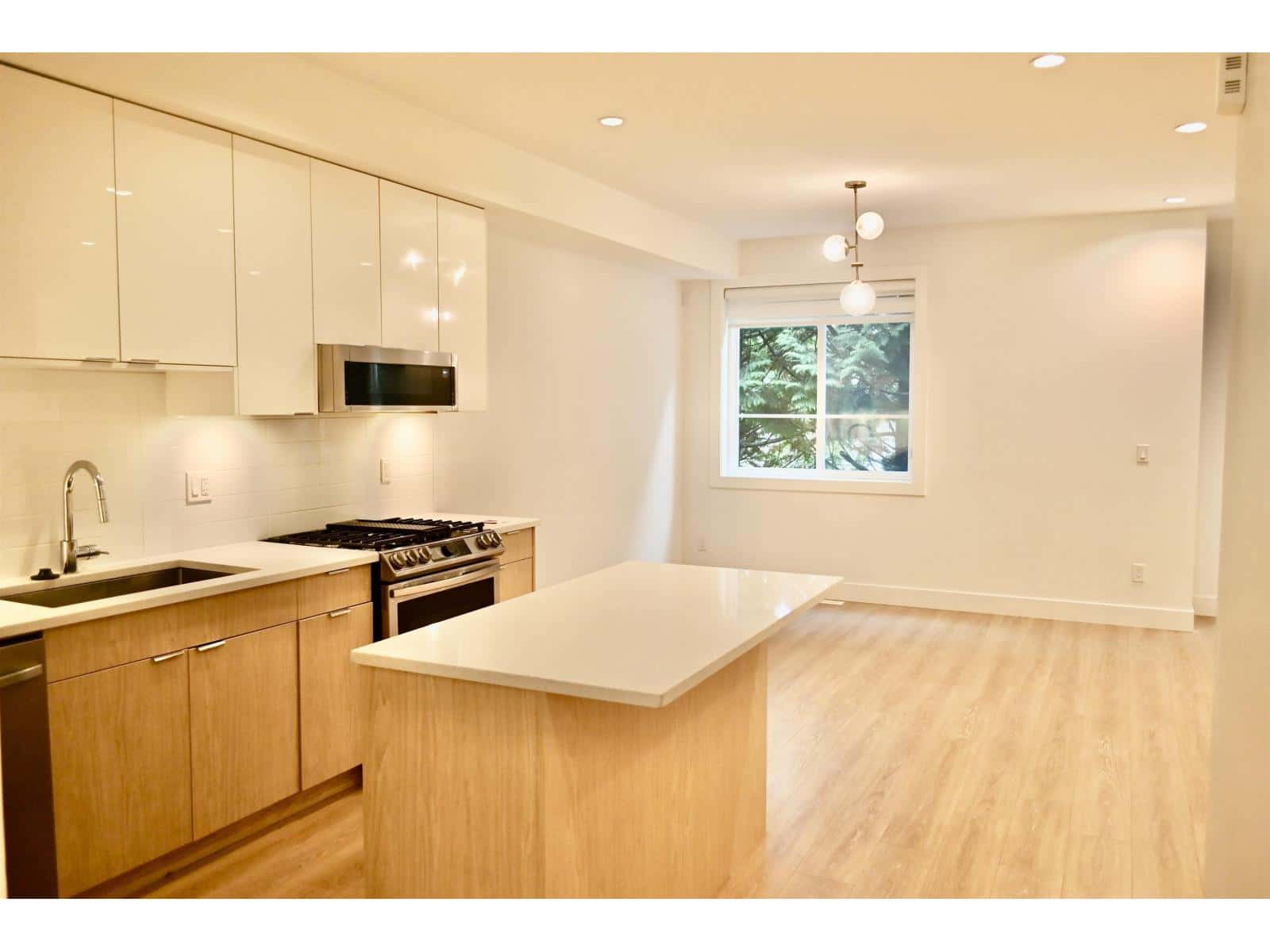 Surrey — Surrey - Photo 3 of 33