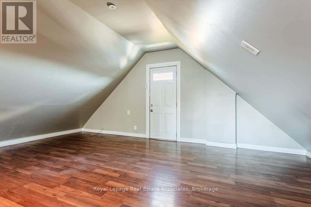 Hamilton (Gibson) — Hamilton (Gibson) - Photo 5 of 17