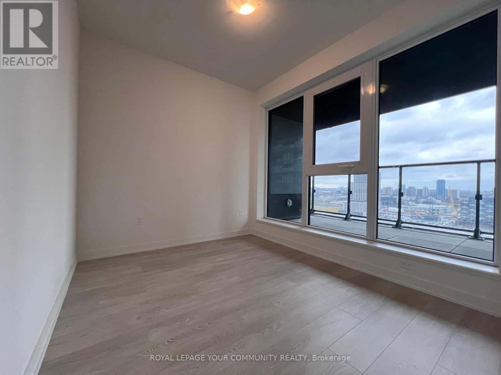 Toronto (Banbury-Don Mills) — Toronto (Banbury-Don Mills) - Photo 2 of 36