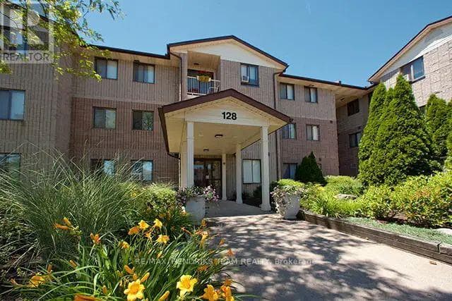 302 - 128 ST AUGUSTINE DRIVE — St. Catharines (Secord Woods) - Main photo