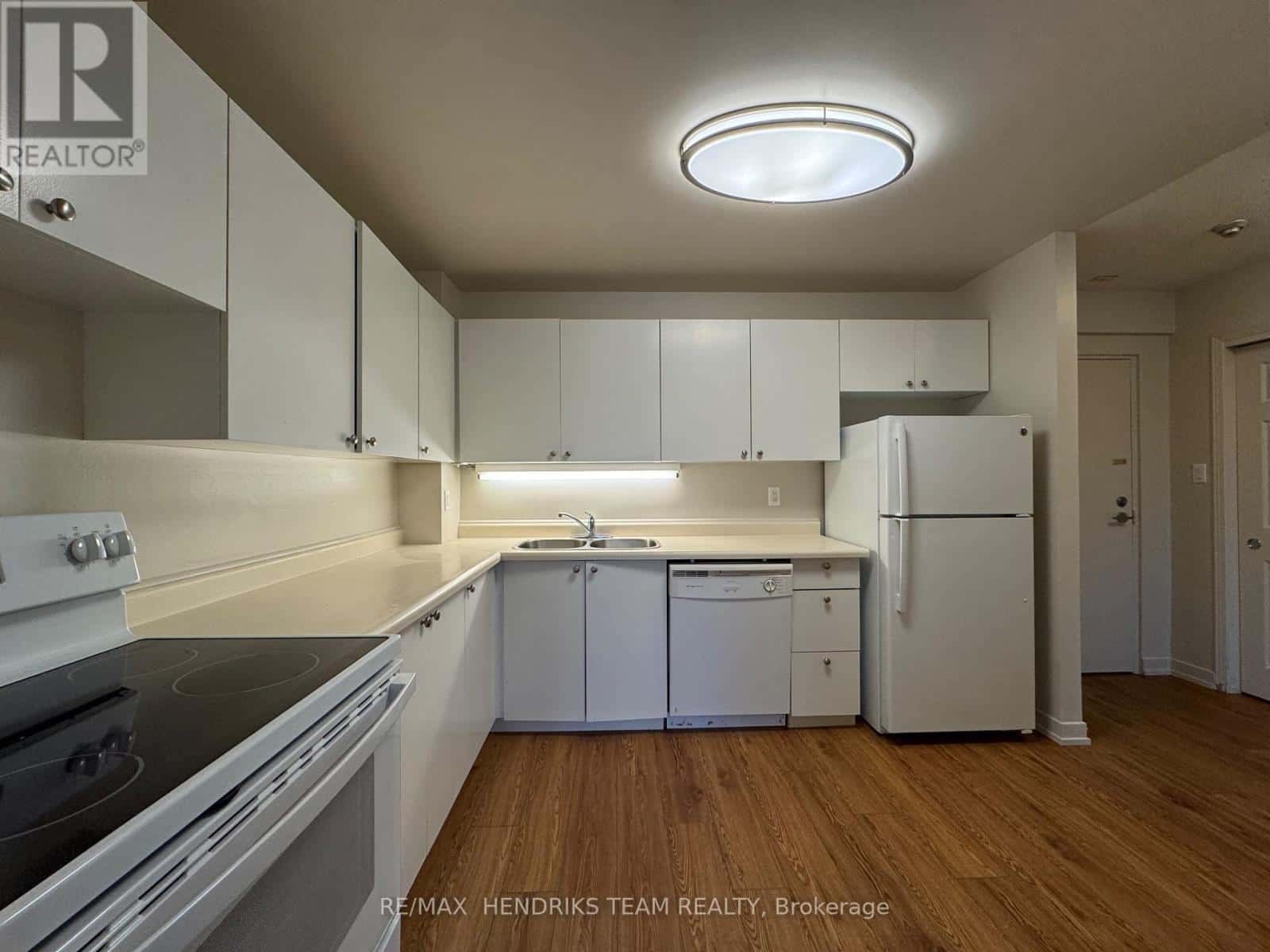 302 - 128 ST AUGUSTINE DRIVE — St. Catharines (Secord Woods) - Photo 4 of 21