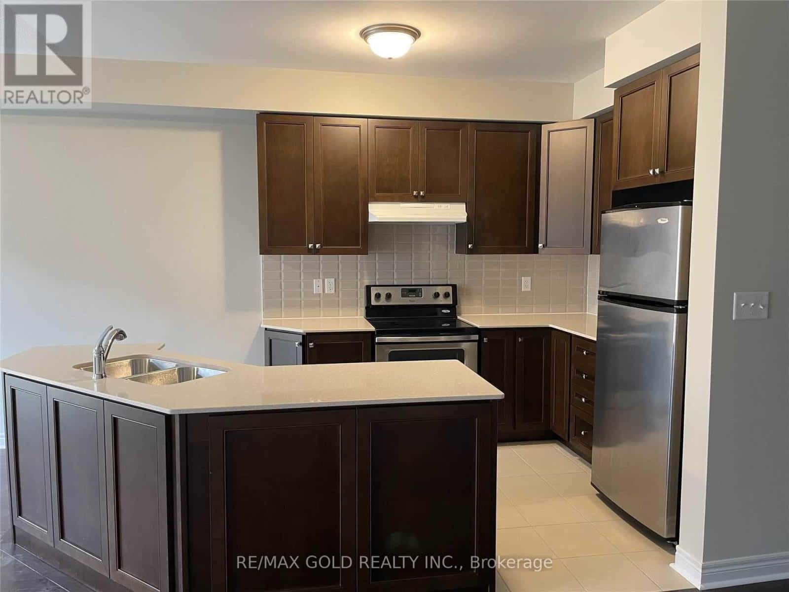 Brampton (Northwest Brampton) — Brampton (Northwest Brampton) - Photo 5 of 11