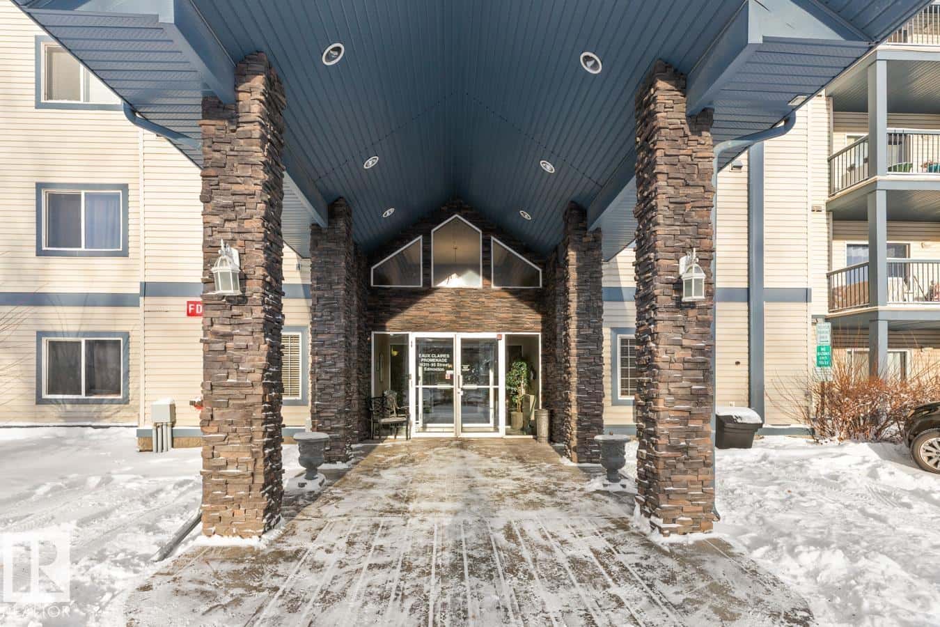 Edmonton — Edmonton - Photo 3 of 25