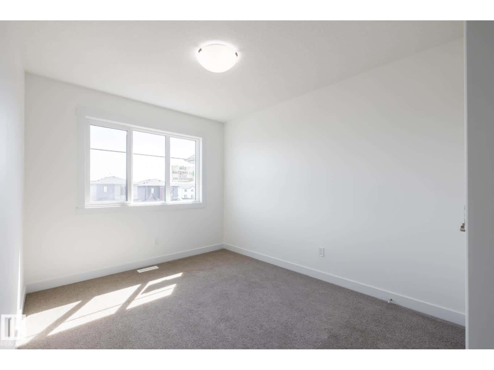 Leduc — Leduc - Photo 2 of 24