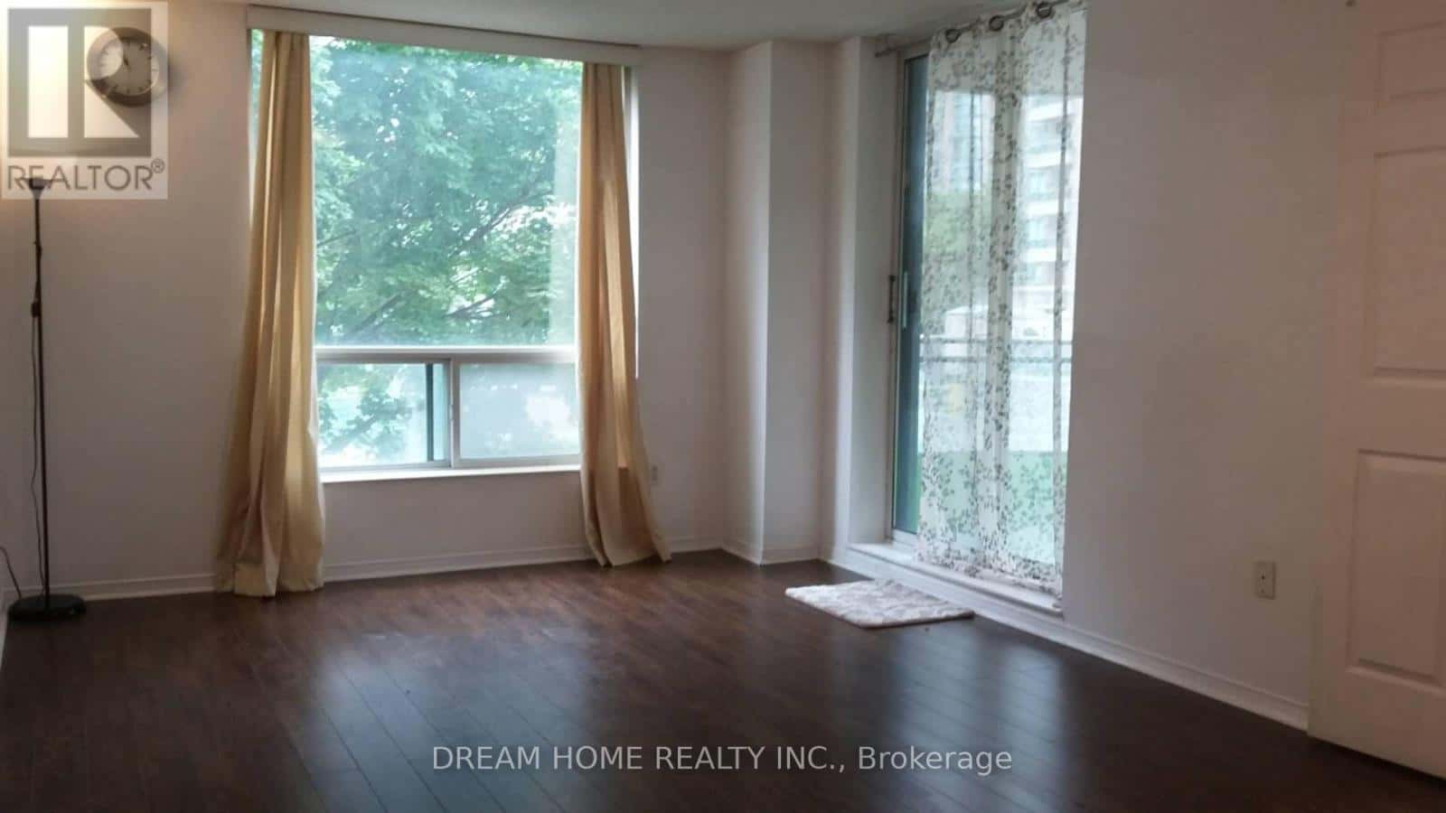 Toronto (Newtonbrook East) — Toronto (Newtonbrook East) - Photo 5 of 12