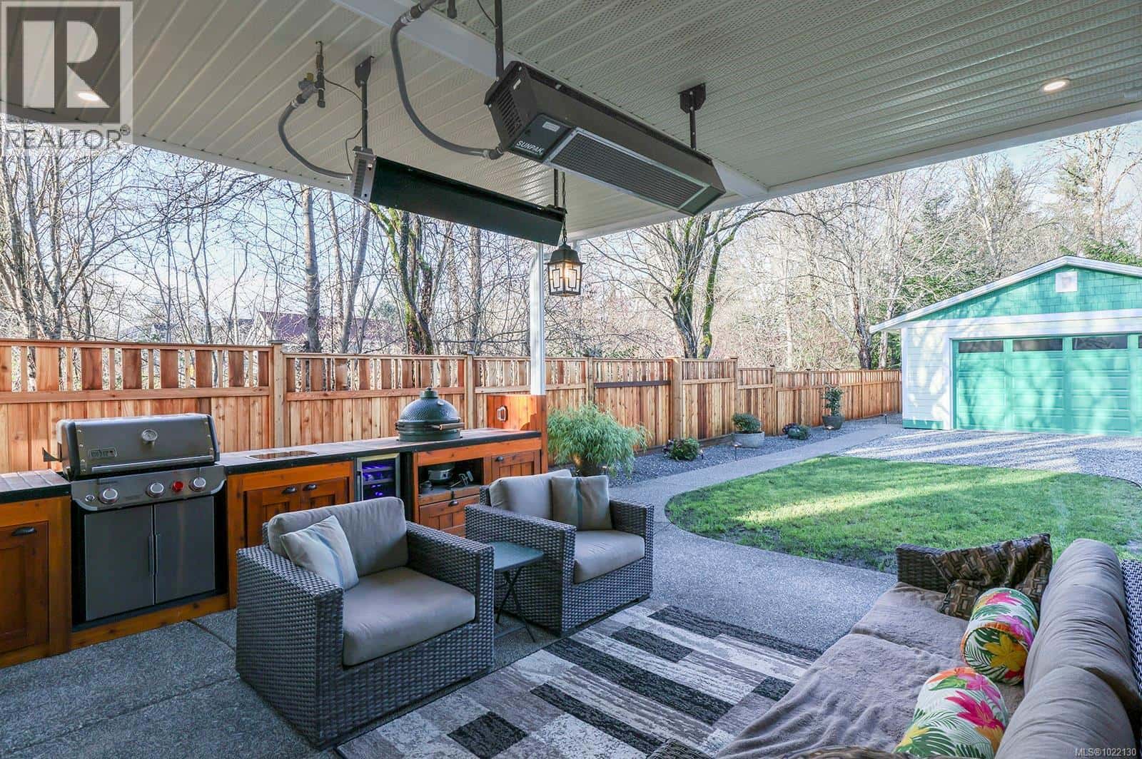 877 3rd St — Courtenay - Photo 2 of 40