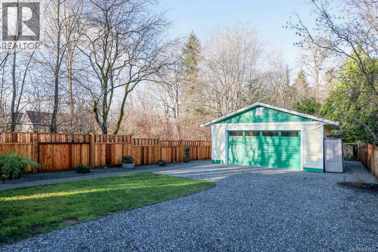 877 3rd St — Courtenay - Photo 4 of 40