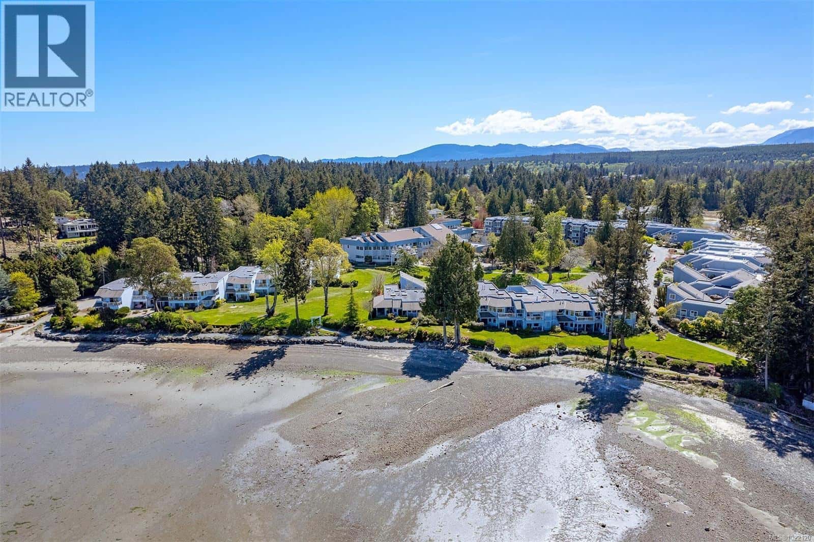 Nanoose Bay — Nanoose Bay - Photo 3 of 77