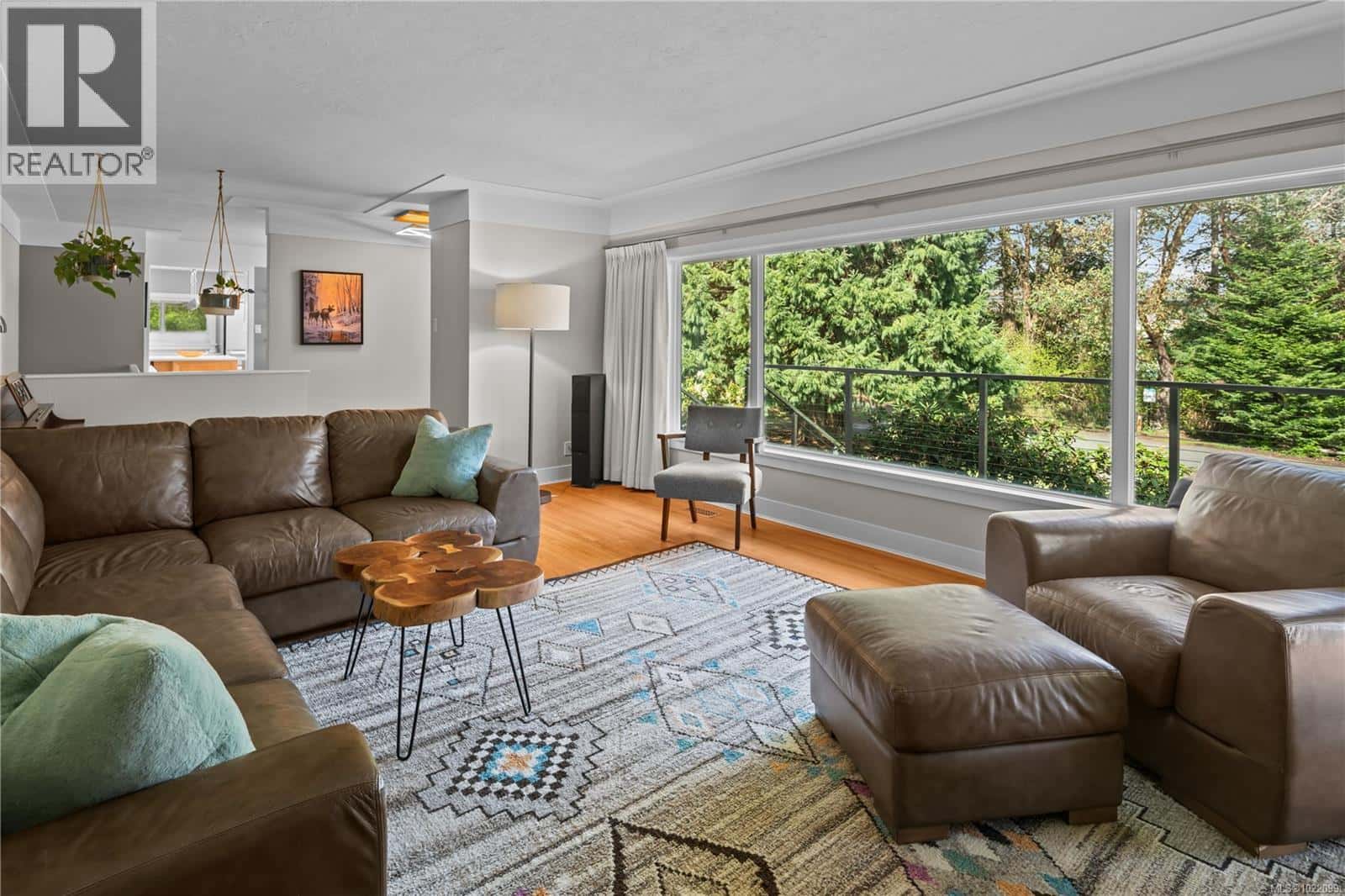 Saanich — Saanich - Photo 5 of 58