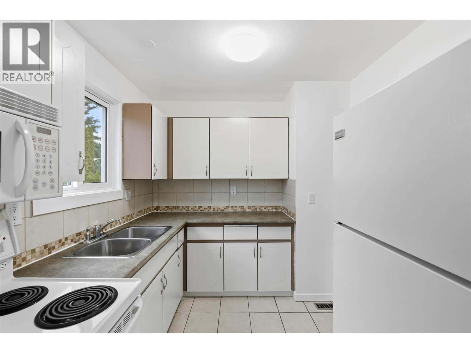 Kamloops — Kamloops - Photo 5 of 29