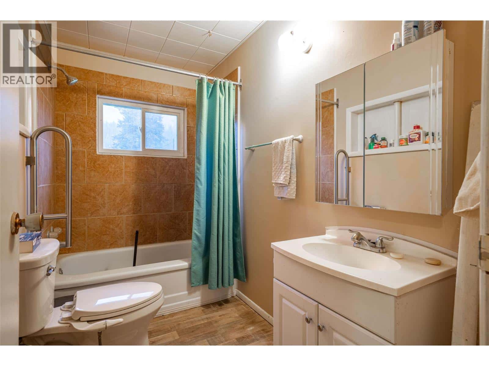 5714 Ponderosa Road — Falkland - Photo 3 of 41