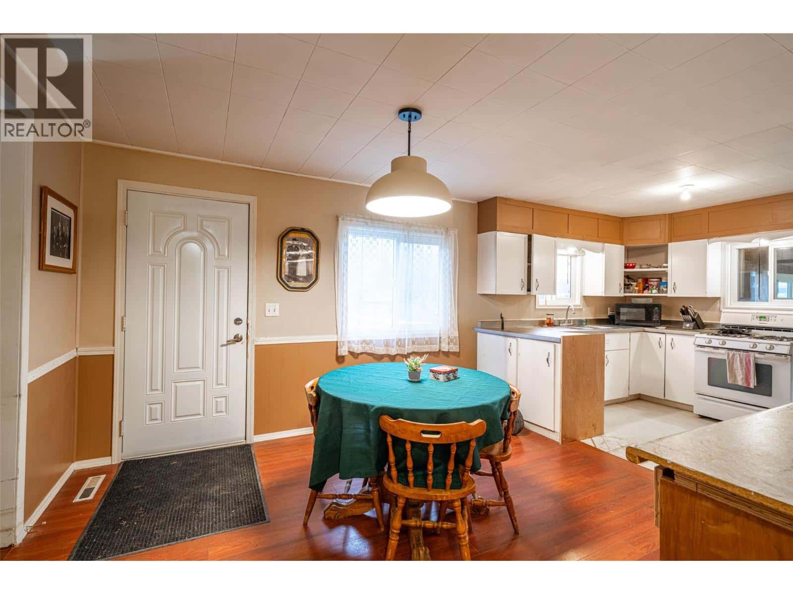 5714 Ponderosa Road — Falkland - Photo 5 of 41