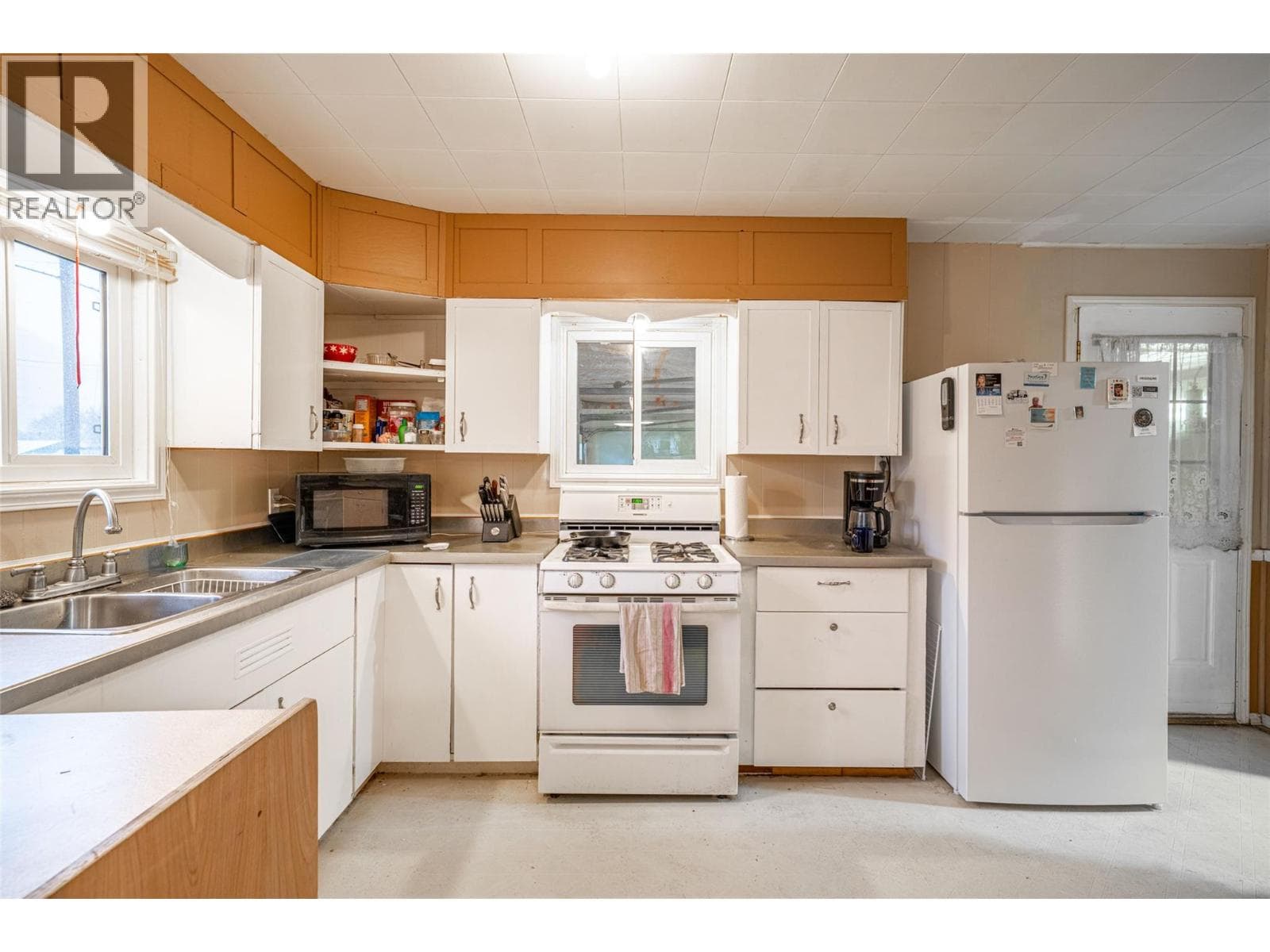 5714 Ponderosa Road — Falkland - Main photo