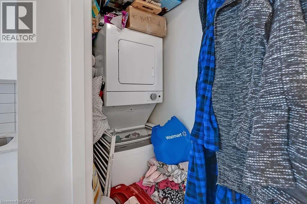 Oakville — Oakville - Photo 3 of 30